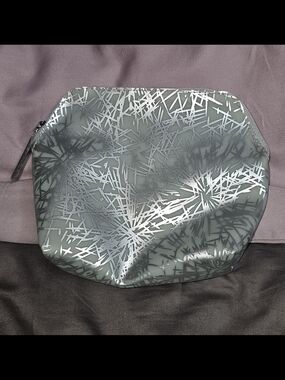 MAC Cosmetics Gray Metallic Accent Cosmetic Bag Winter Edition